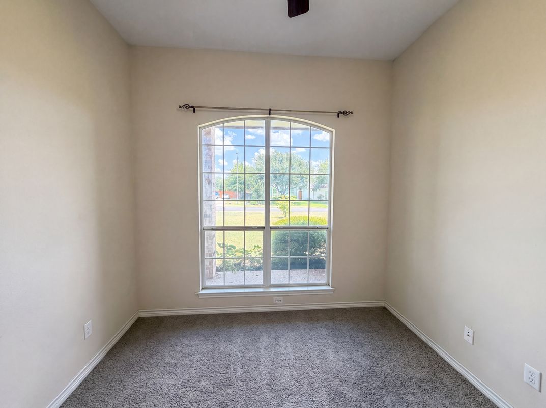 Photo 9 of 16 of 11117 Weatherford Dr, Belton, TX