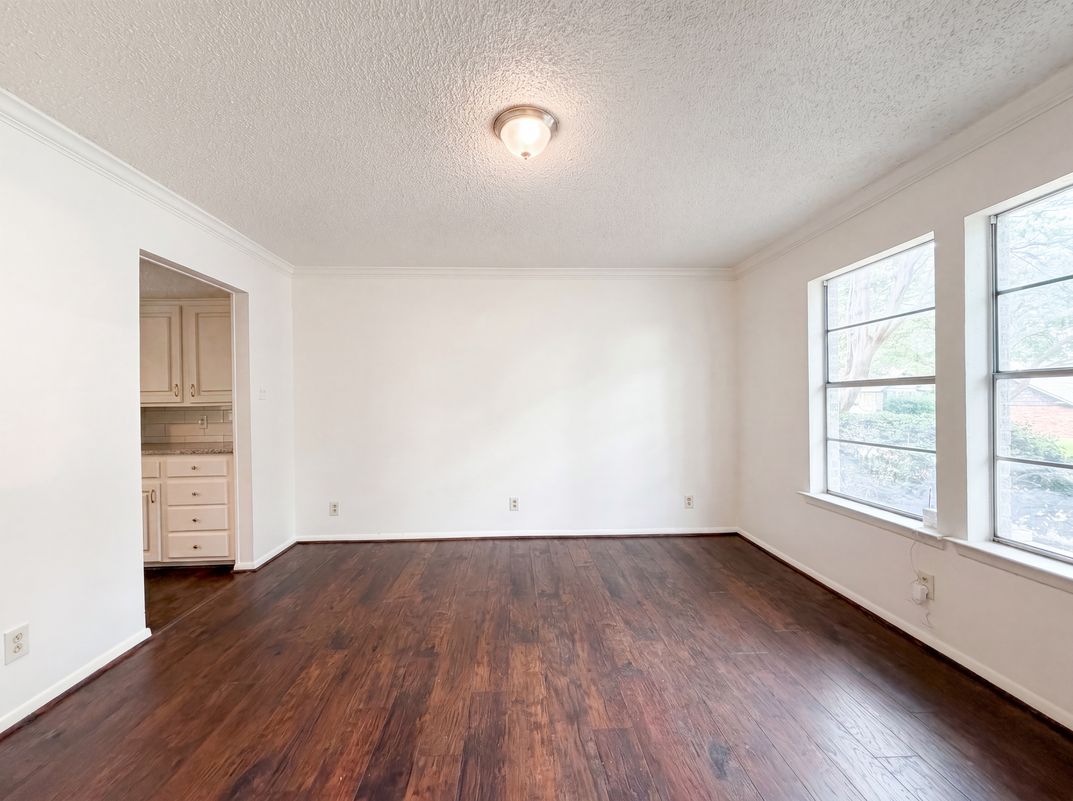 Photo 10 of 23 of 4612 Kenway Ct, Fort Worth, TX