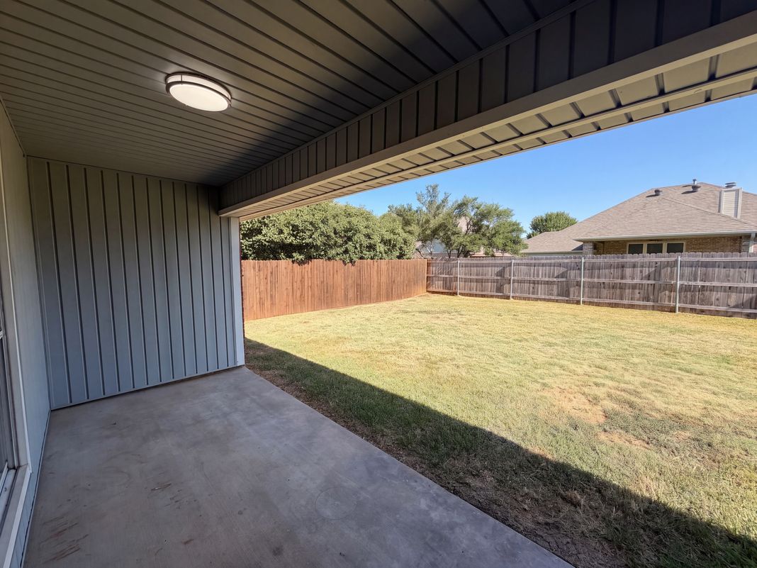 Photo 24 of 27 of 6037 Sundown Dr, Watauga, TX