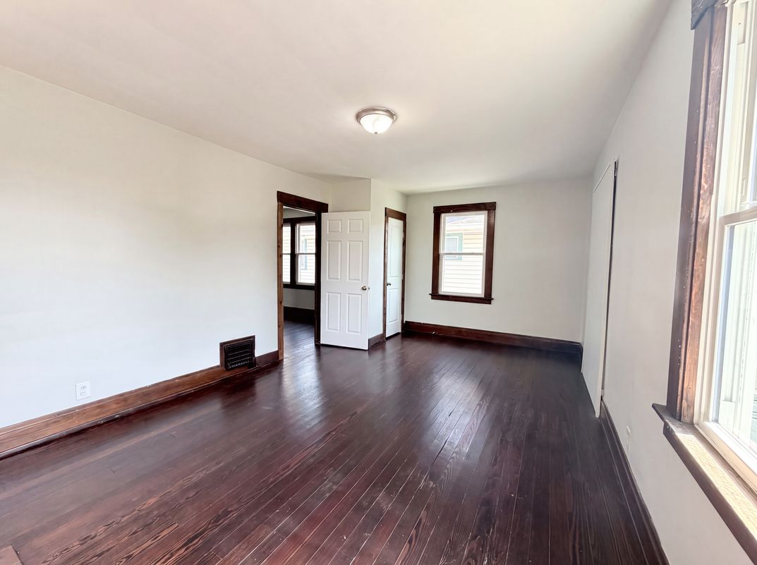 Photo 10 of 23 of 4804 Greenlee Ave, Cincinnati, OH