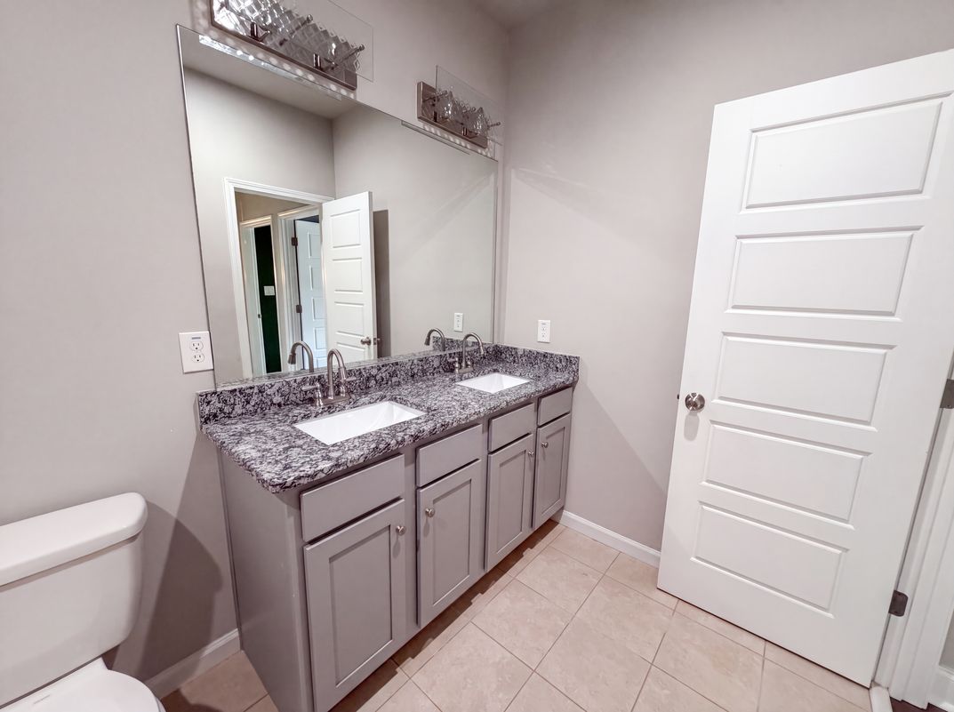 Photo 13 of 21 of 5317 Winmire Ln, Stone Mountain, GA