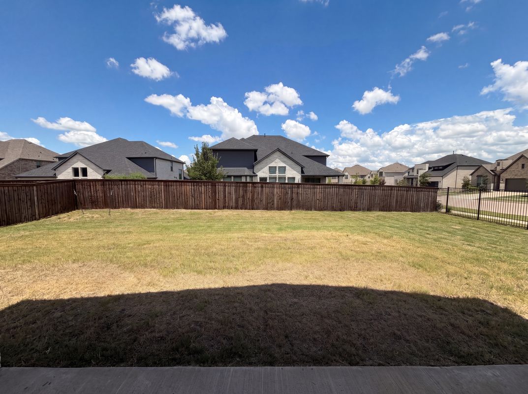 Photo 22 of 26 of 7592 Sanctuary Dr, Frisco, TX