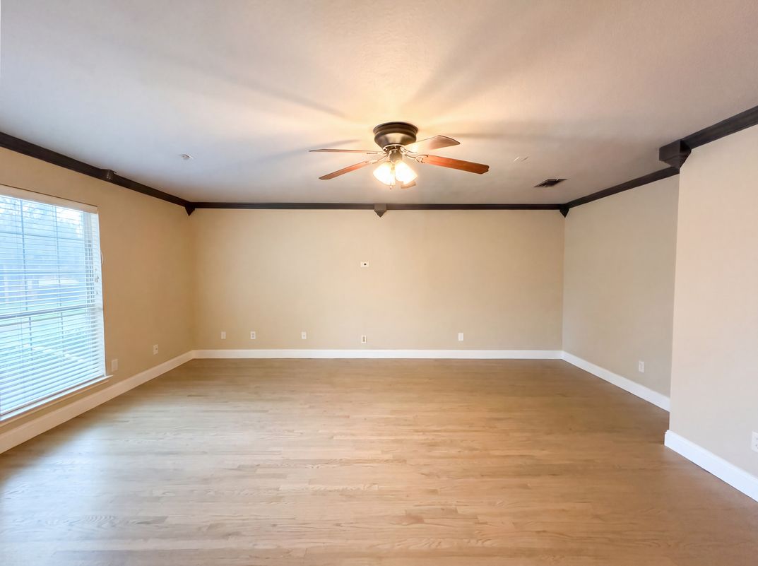 Photo 12 of 27 of 106 Forestview Rd, Hickory Creek, TX