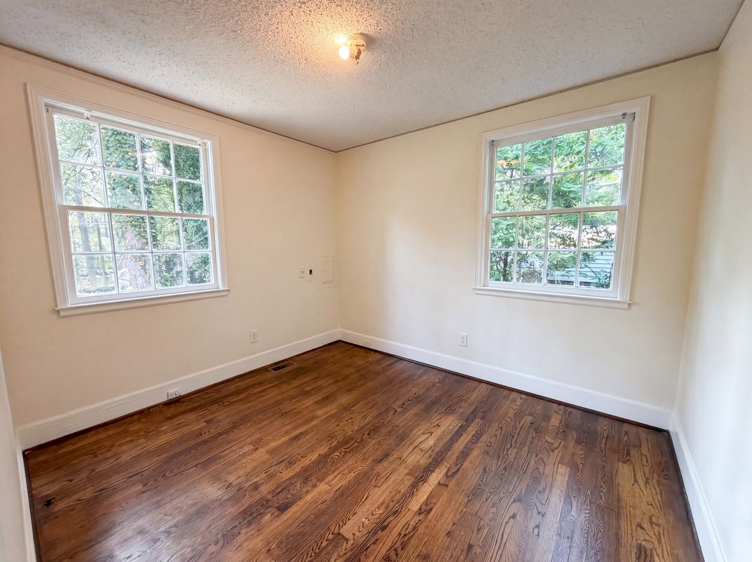 Photo 10 of 17 of 1901 Glenwood Rd, Columbia, SC