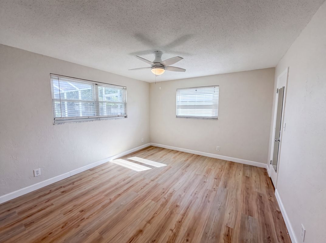 Photo 4 of 21 of 624 Sherman Rd, South Daytona, FL