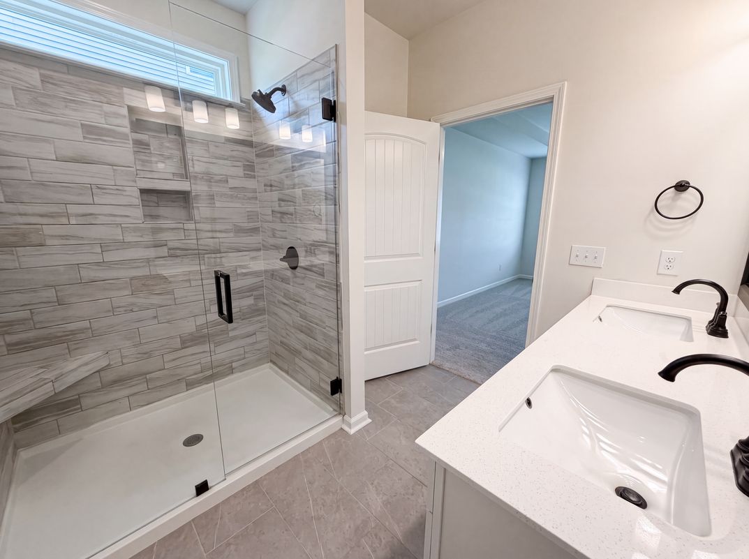 Photo 19 of 37 of 7463 Buckview Ct, Kernersville, NC
