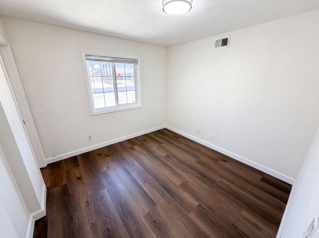 Photo 11 of 30 of 21312 E Greenhaven St, Covina, CA