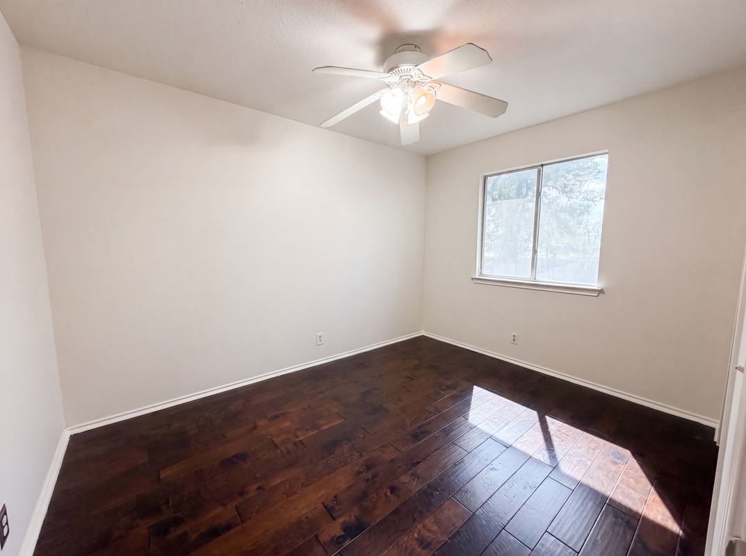 Photo 11 of 22 of 5810 Vasey Blvd, Austin, TX