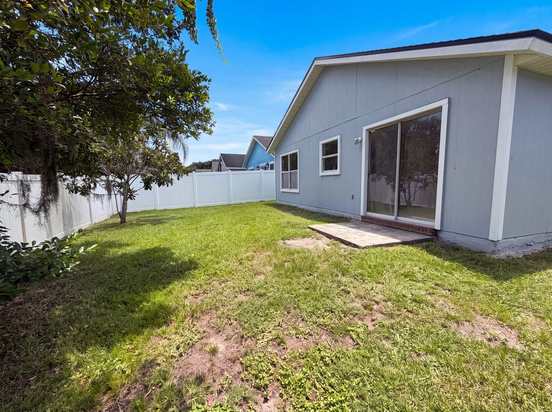 Photo 18 of 19 of 7923 Cherry Blossom Dr N, Jacksonville, FL