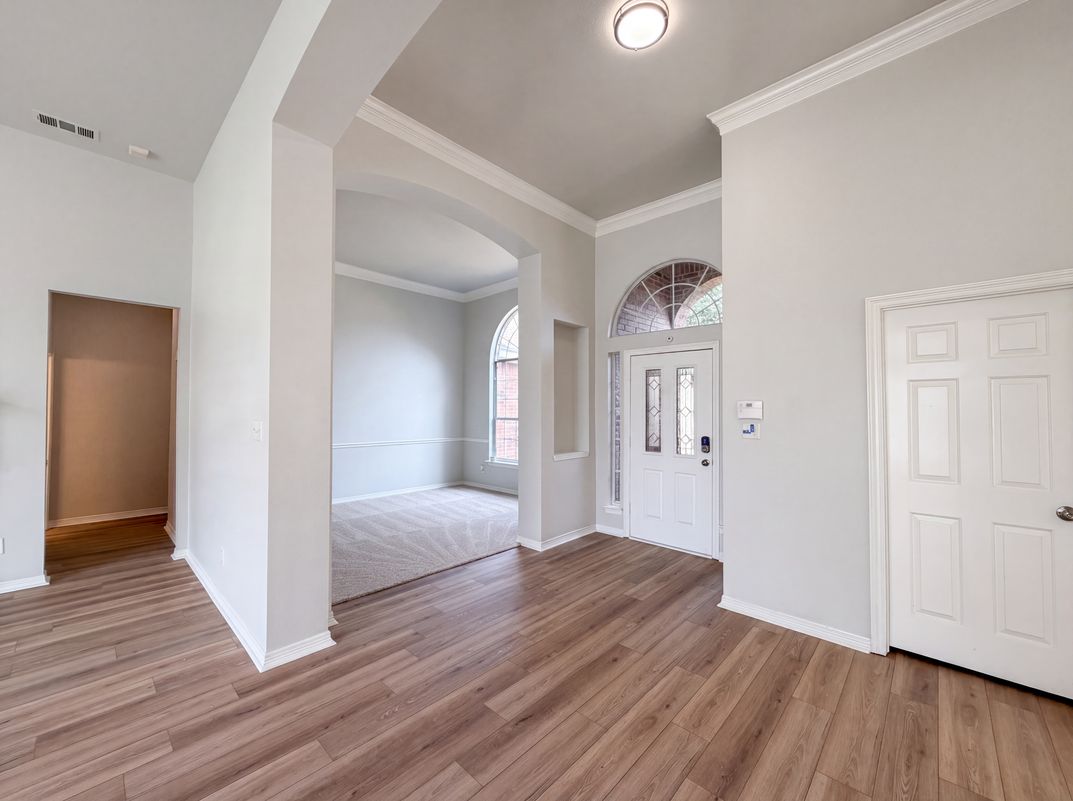Photo 6 of 31 of 1221 Old Oak Trl, Flower Mound, TX