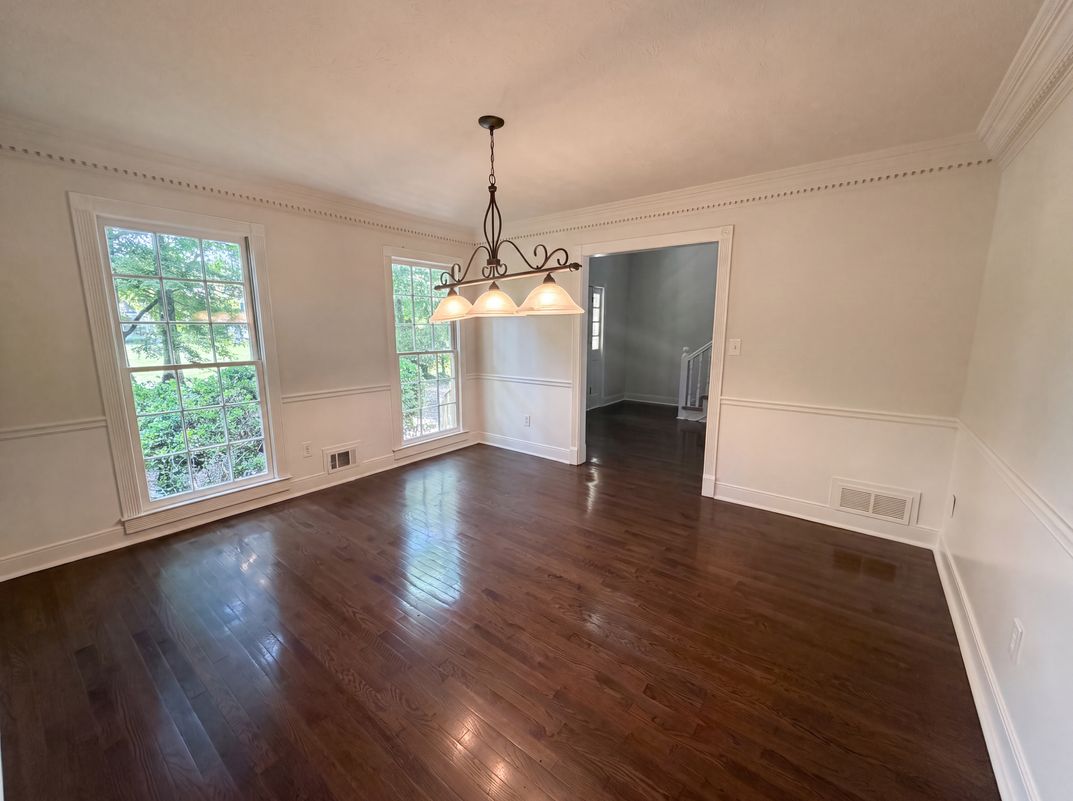 Photo 7 of 29 of 4379 Inns Brook Dr, Snellville, GA