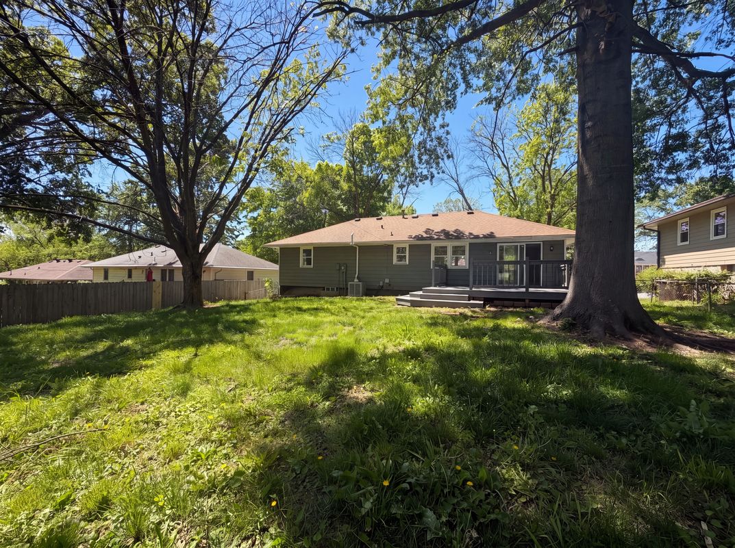 Photo 19 of 21 of 3809 S Drumm Ave, Independence, MO