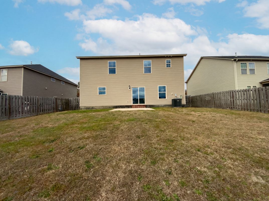 Photo 5 of 32 of 243 Meadow Saffron Dr, Lexington, SC