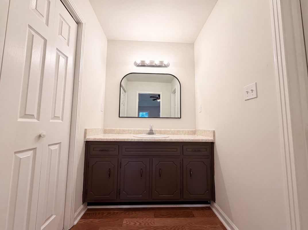 Photo 16 of 24 of 3402 Chaney Ln, Clarksville, TN