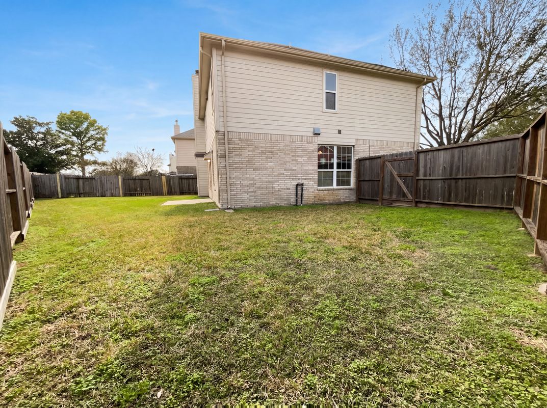 Photo 7 of 22 of 11919 Leaf Oak Dr, Houston, TX