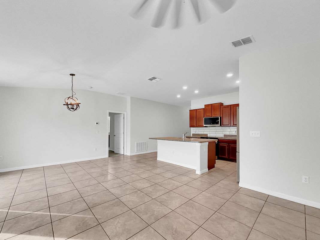 Photo 16 of 23 of 10113 Rosemary Leaf Ln, Riverview, FL