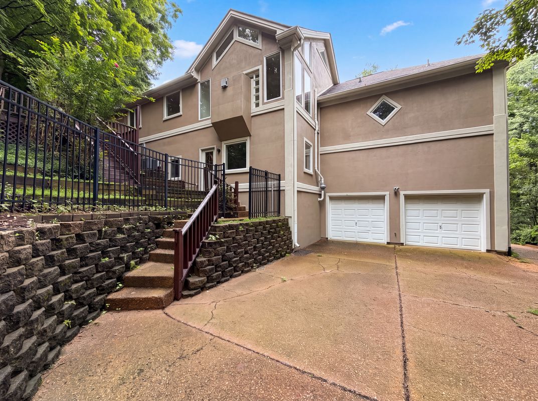 Photo 29 of 84 of 7030 Willowick Dr, Brentwood, TN
