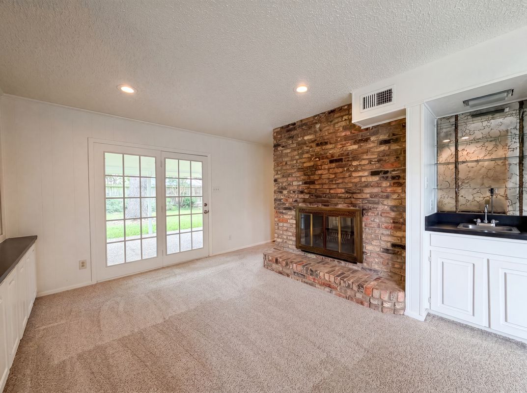 Photo 6 of 23 of 4612 Kenway Ct, Fort Worth, TX