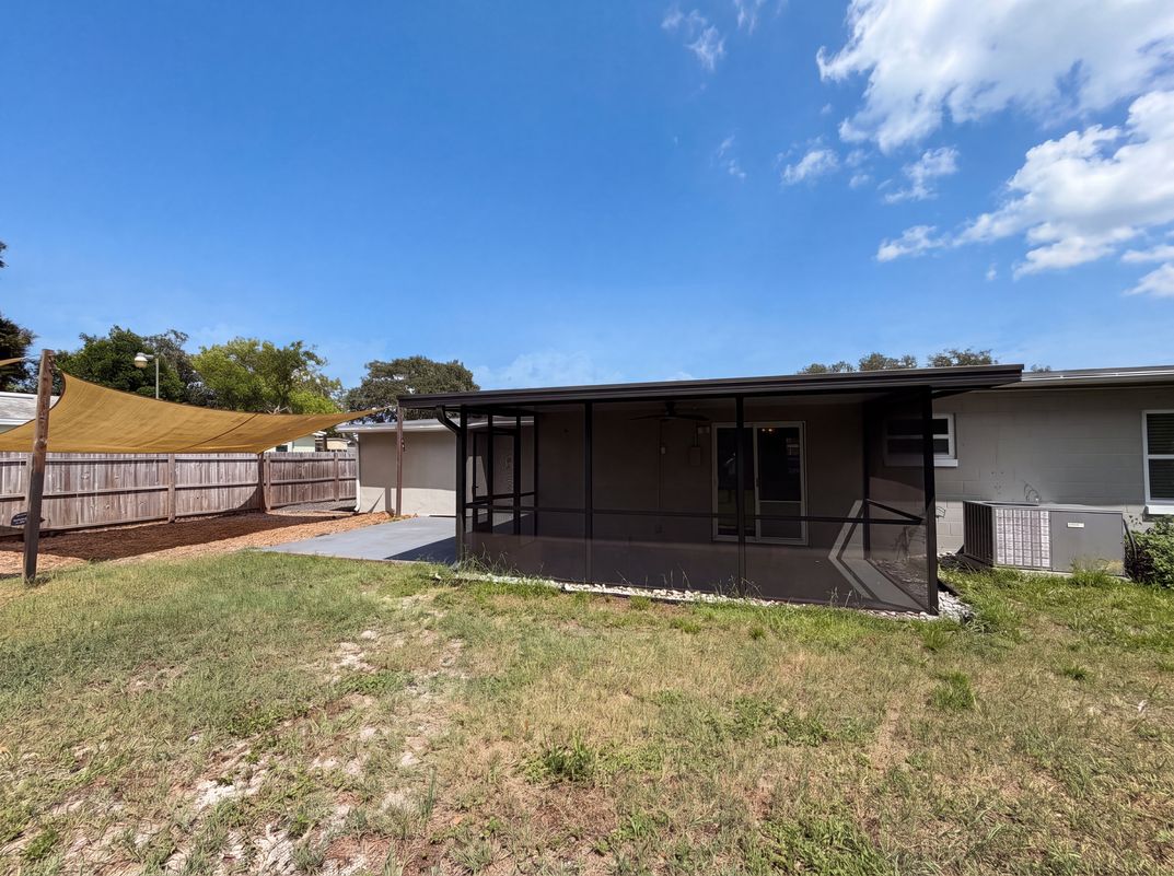 Photo 5 of 19 of 2242 E Dana Dr, Deltona, FL
