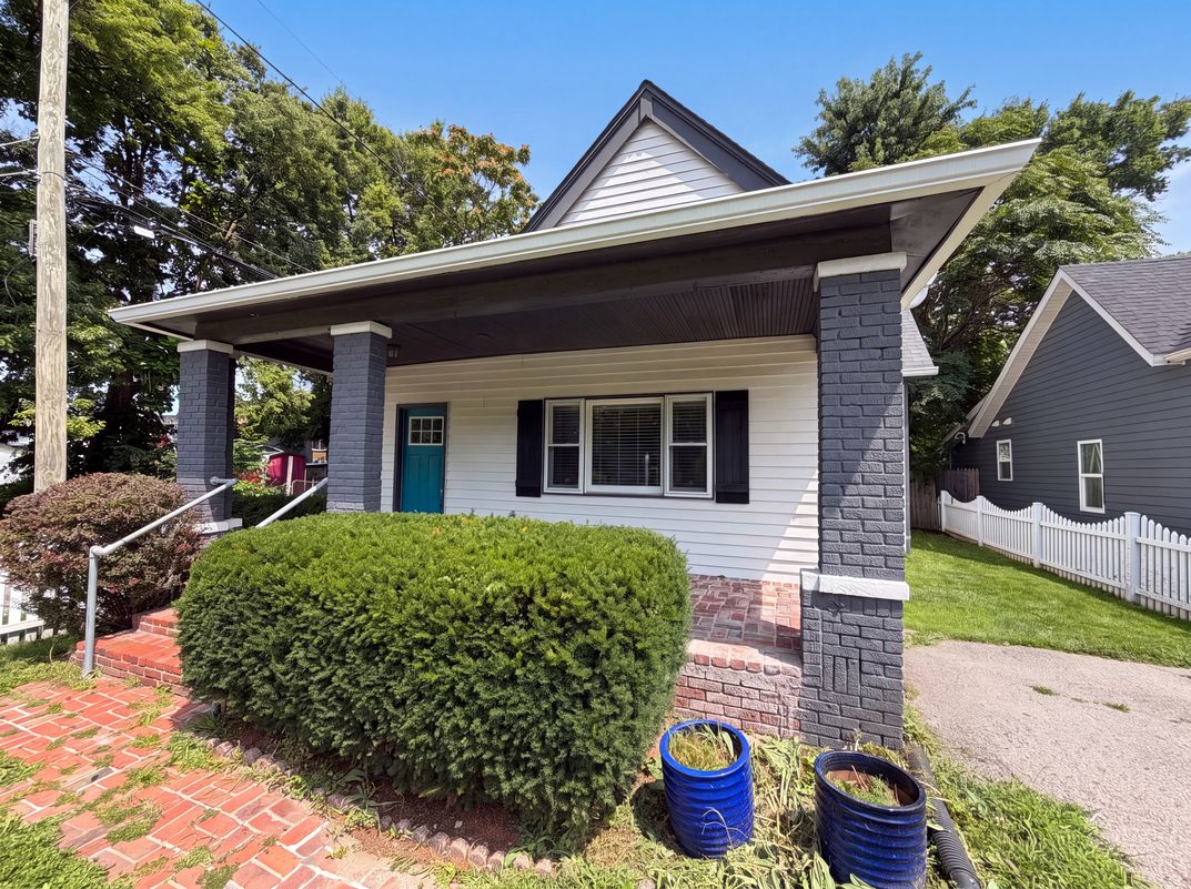 Photo 15 of 17 of 1230 E Pleasant Run Parkway North Dr, Indianapolis, IN