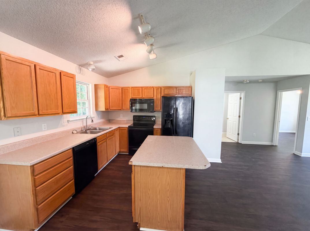 Photo 2 of 16 of 347 Bright Wick Ct, Boiling Springs, SC