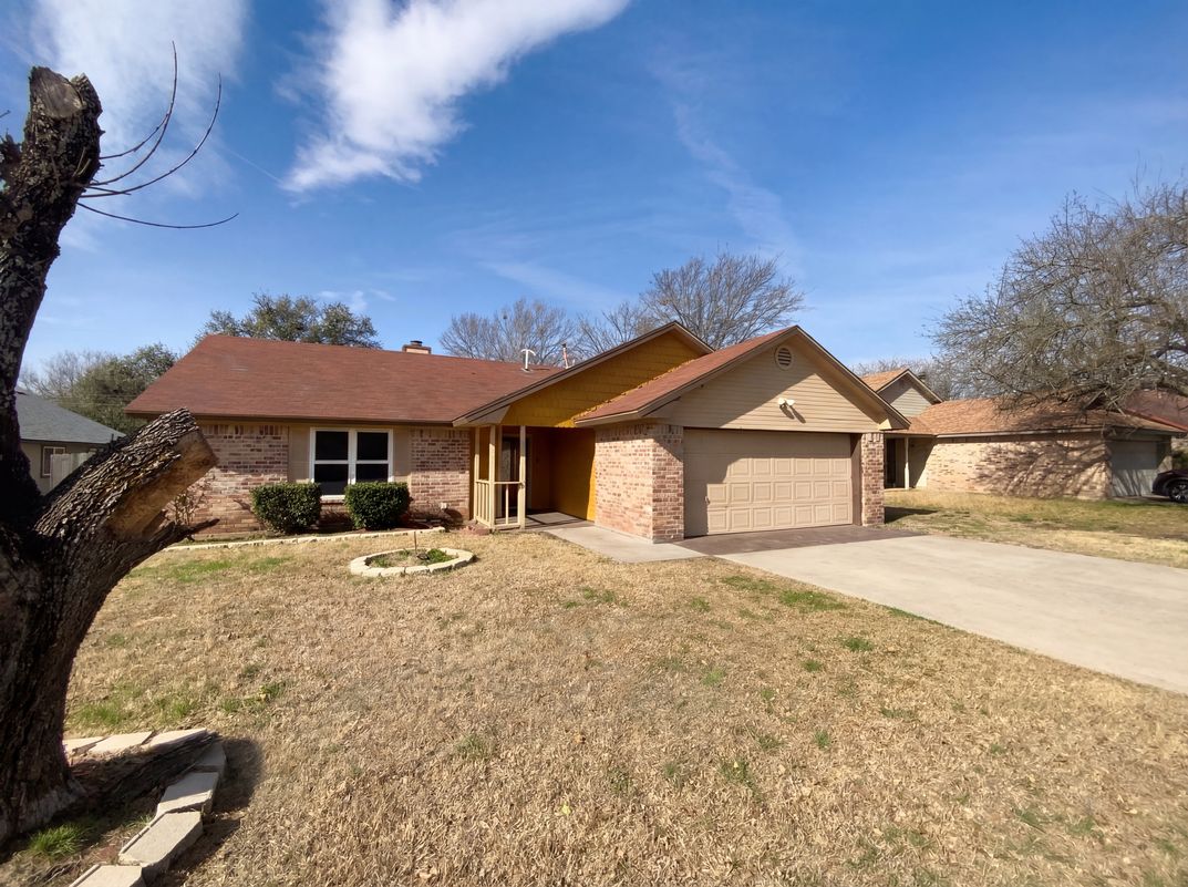 Photo 2 of 16 of 1407 Rose Ave, Killeen, TX