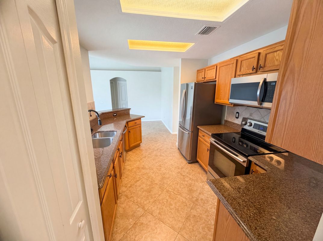 Photo 19 of 31 of 2332 SE Berkshire Blvd, Port Saint Lucie, FL