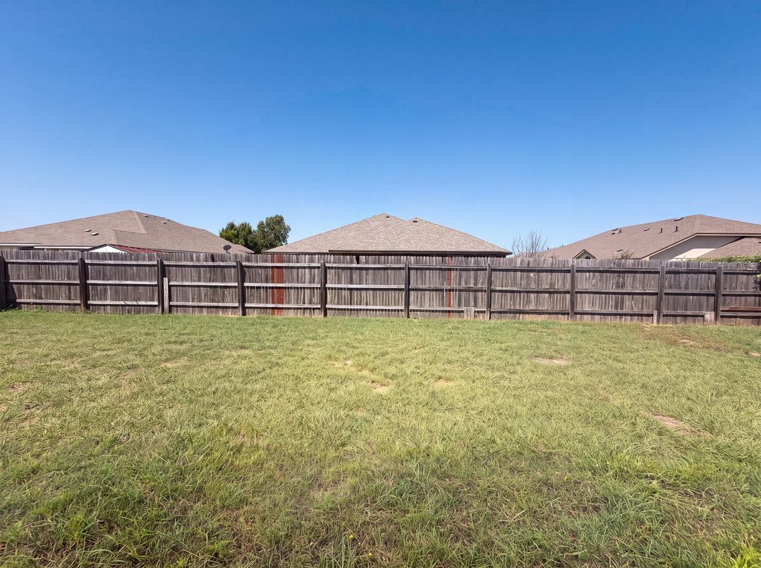Photo 17 of 18 of 9301 Cricket Dr, Killeen, TX