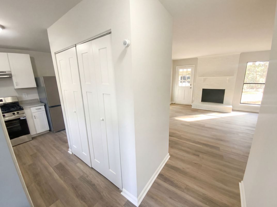 Photo 6 of 21 of 6312 Old Hickory Ct, Charlotte, NC