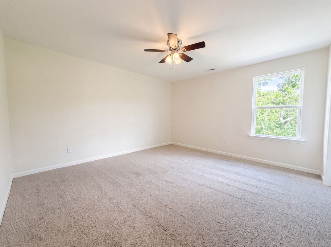 Photo 9 of 17 of 2520 Val Marie Dr, Madison, TN