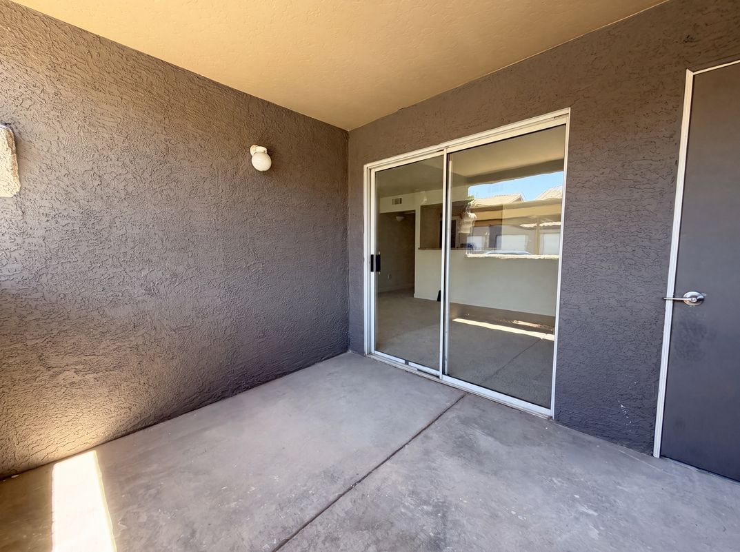 Photo 5 of 16 of 5055 W Hacienda Ave, Las Vegas, NV