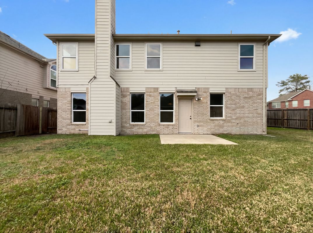 Photo 5 of 22 of 11919 Leaf Oak Dr, Houston, TX