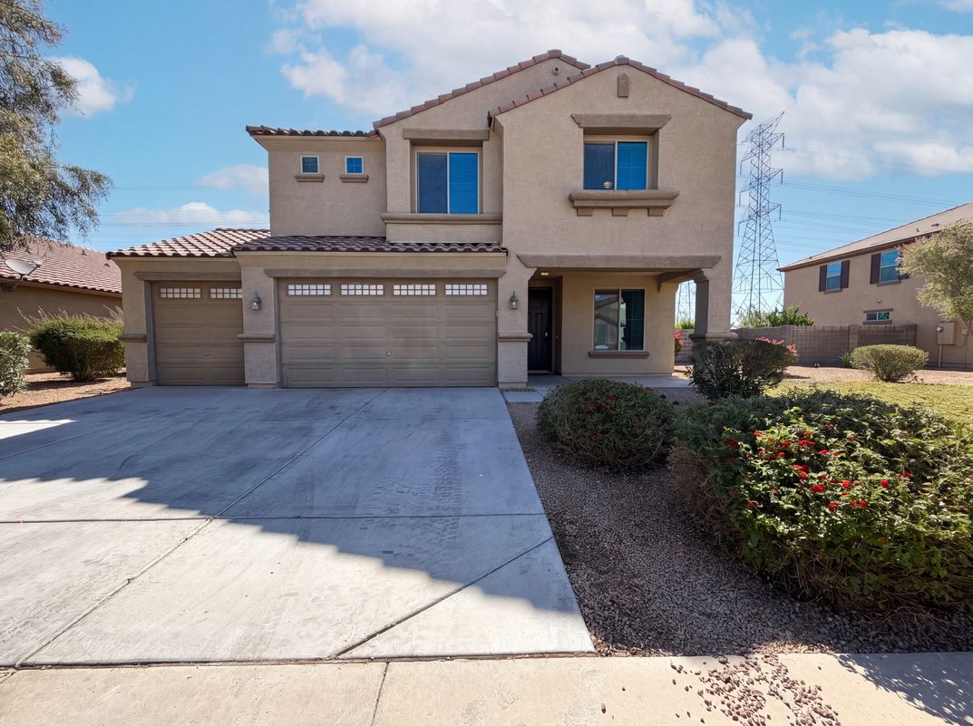 Property photo 1 of 2909 S 121st Dr