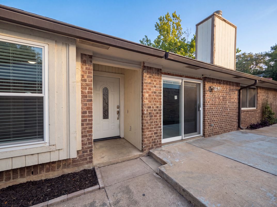 Property photo 1 of 2604 Leo Dr