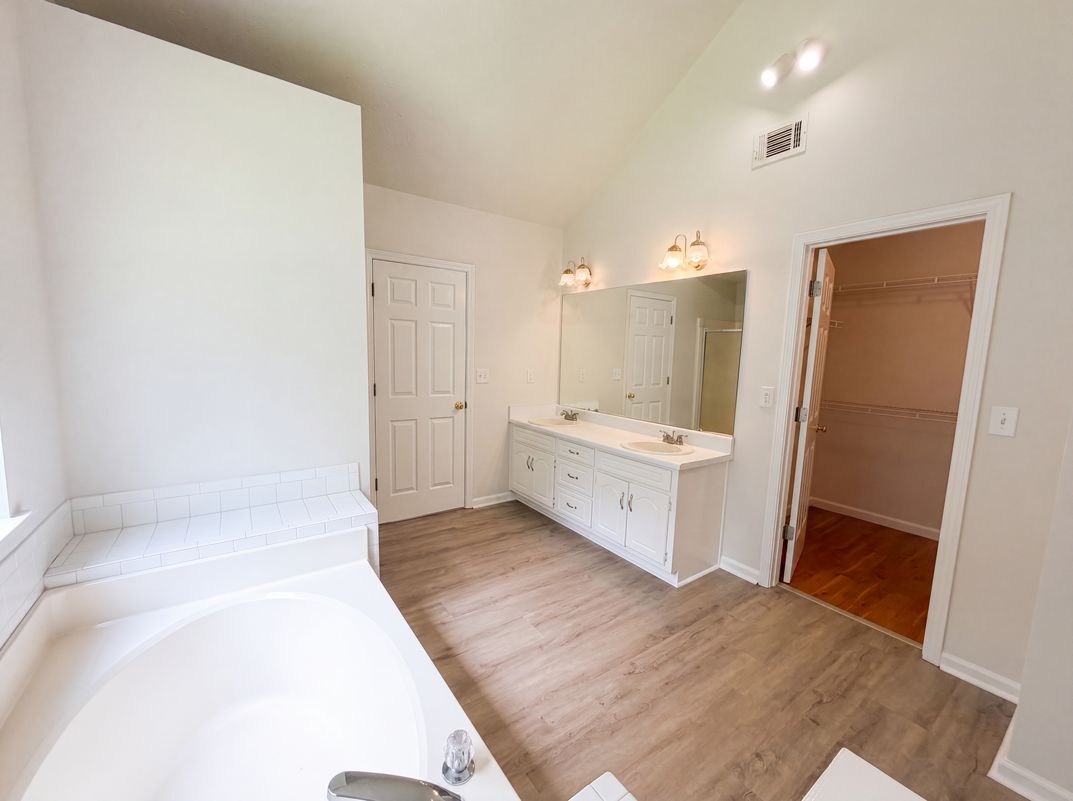 Photo 12 of 29 of 2684 High Point Ct, Loganville, GA