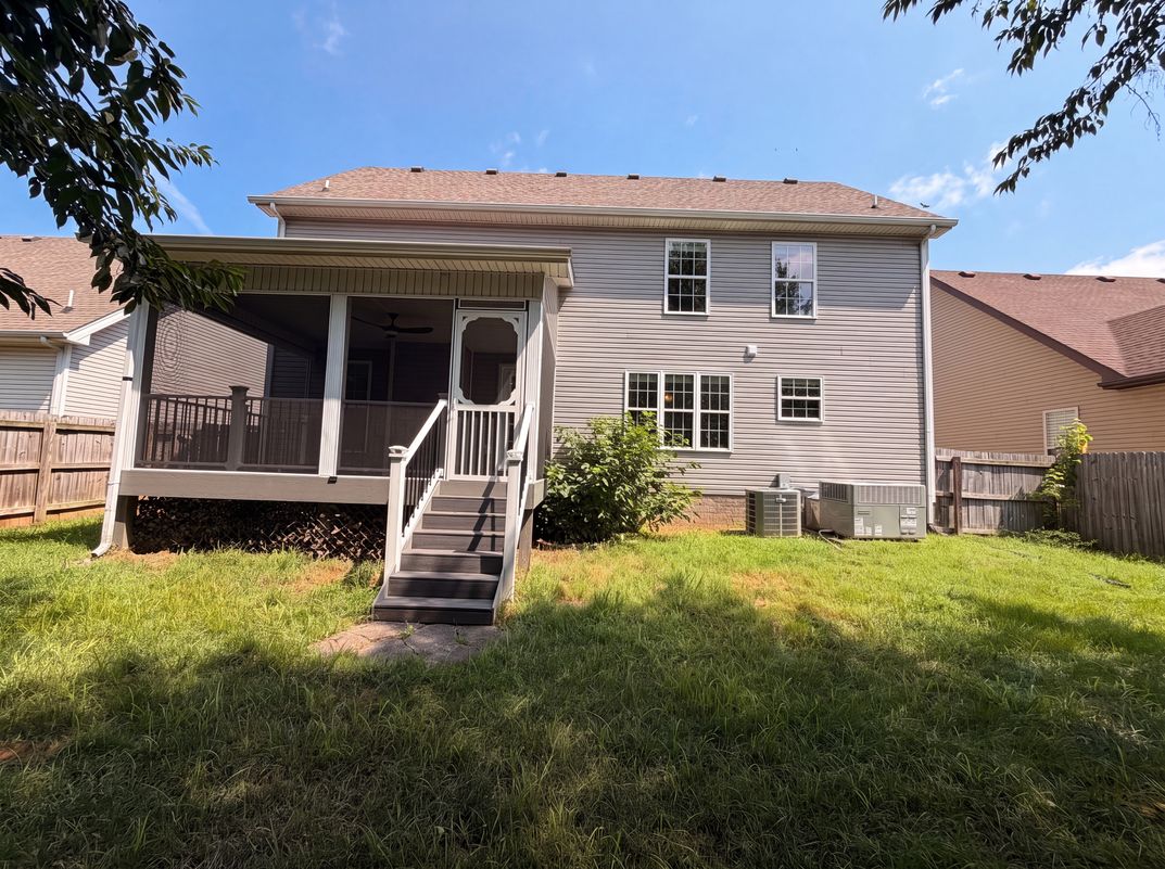 Photo 5 of 27 of 1733 Apache Way, Clarksville, TN