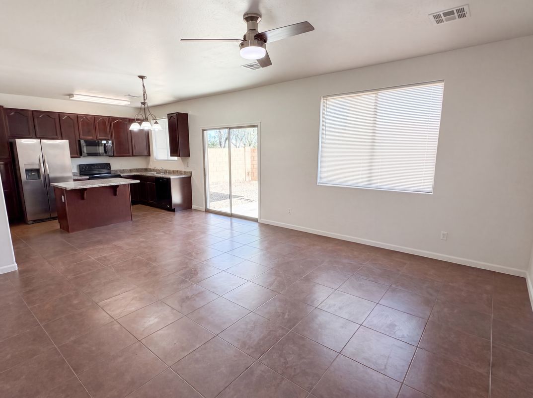 Property photo 3 of 17533 W Mandalay Ln