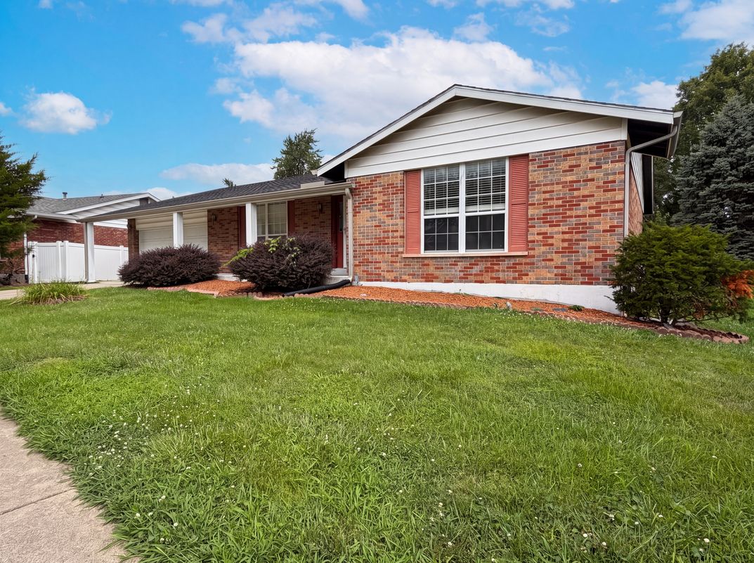 Photo 19 of 21 of 3679 Vago Ln, Florissant, MO