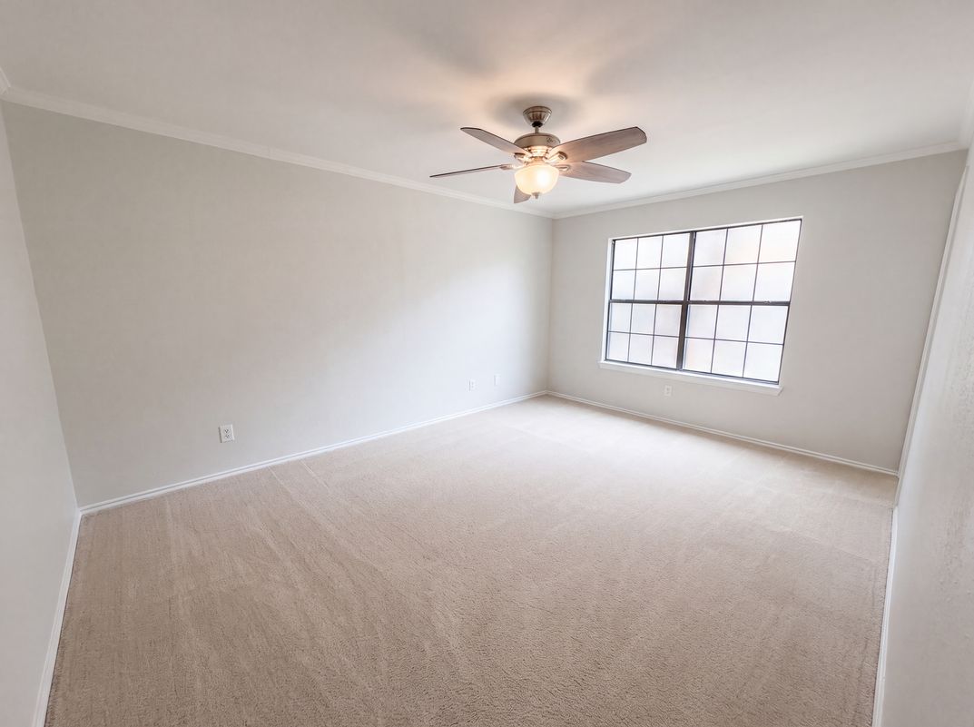 Photo 13 of 27 of 4300 Windwillow Ct, Fort Worth, TX