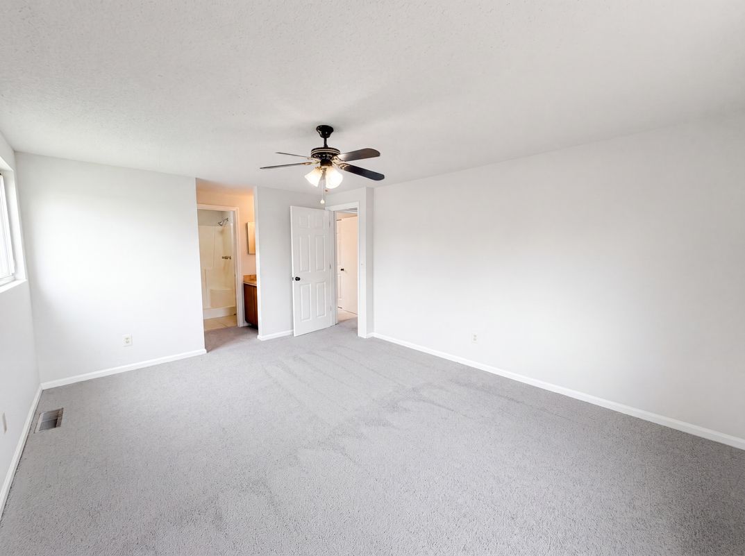 Photo 10 of 20 of 6786 Moss Ct, North Charleston, SC