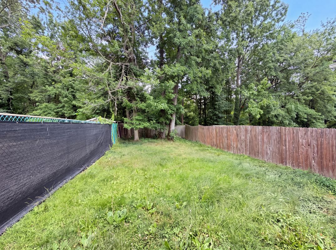Photo 12 of 13 of 936 Grove Ave, Laurence Harbor, NJ