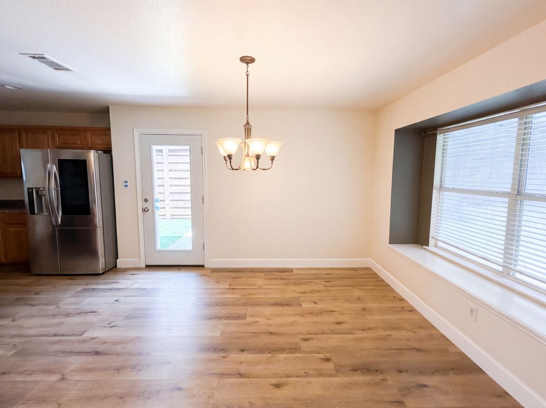 Photo 8 of 27 of 106 Forestview Rd, Hickory Creek, TX