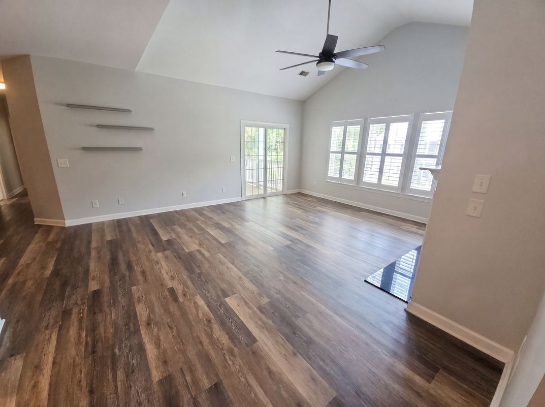 Photo 8 of 17 of 906 W Marymont Ln, Charleston, SC