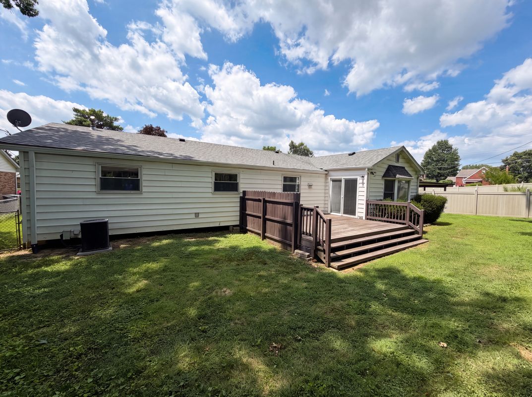 Photo 5 of 21 of 871 Wycliffe Ct, Saint Louis, MO