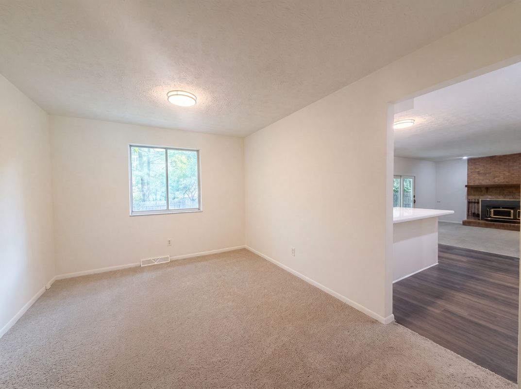 Photo 6 of 24 of 5129 Etna Rd, Columbus, OH