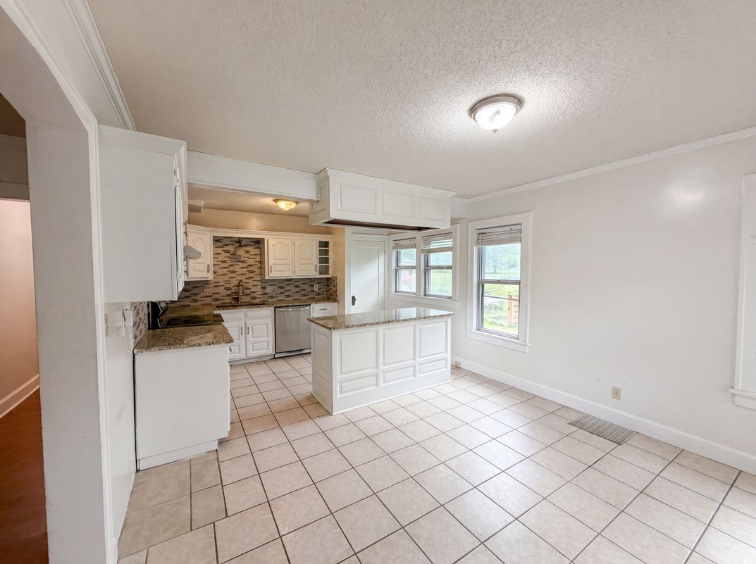 Photo 14 of 21 of 11304 E 55th Ter, Raytown, MO
