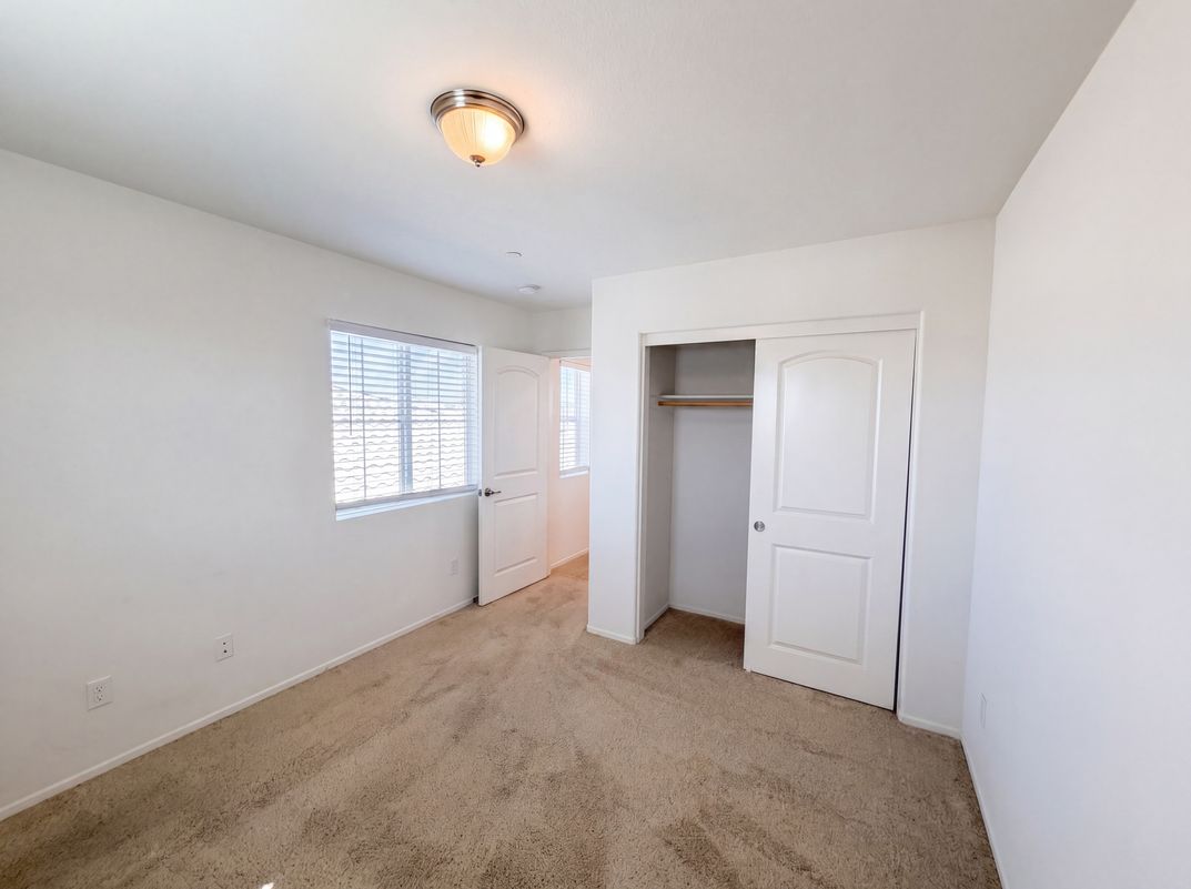 Photo 12 of 34 of 15110 Paseo Verde Pl, Victorville, CA
