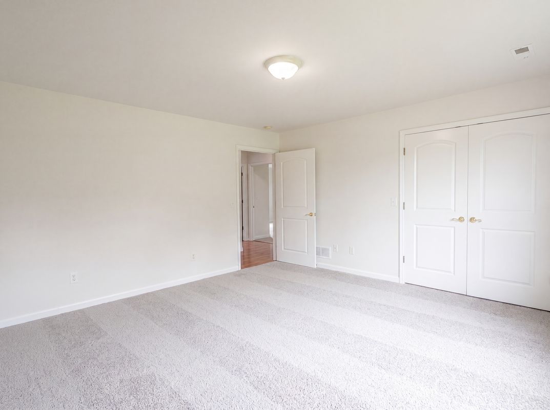 Photo 11 of 26 of 2357 Bastean Rd, Wentzville, MO