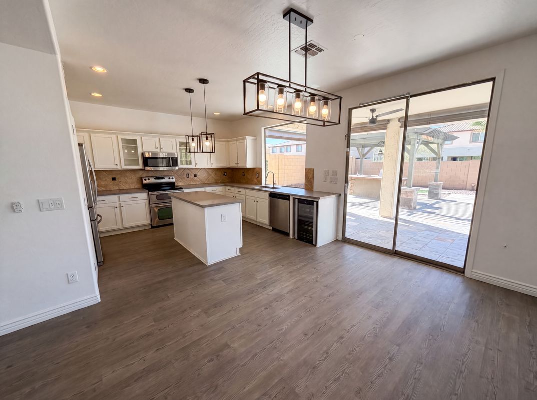 Photo 2 of 35 of 17645 W Hale Bopp Dr, Goodyear, AZ