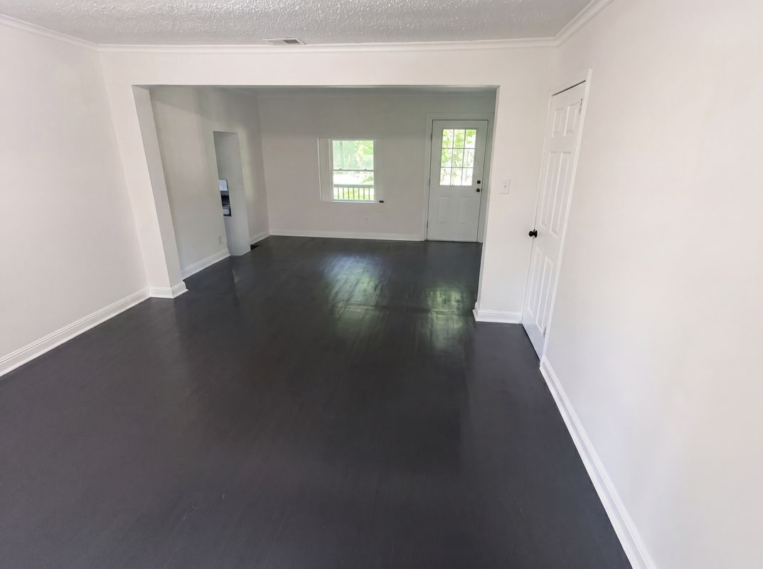 Photo 8 of 21 of 601 Community Dr, Waycross, GA